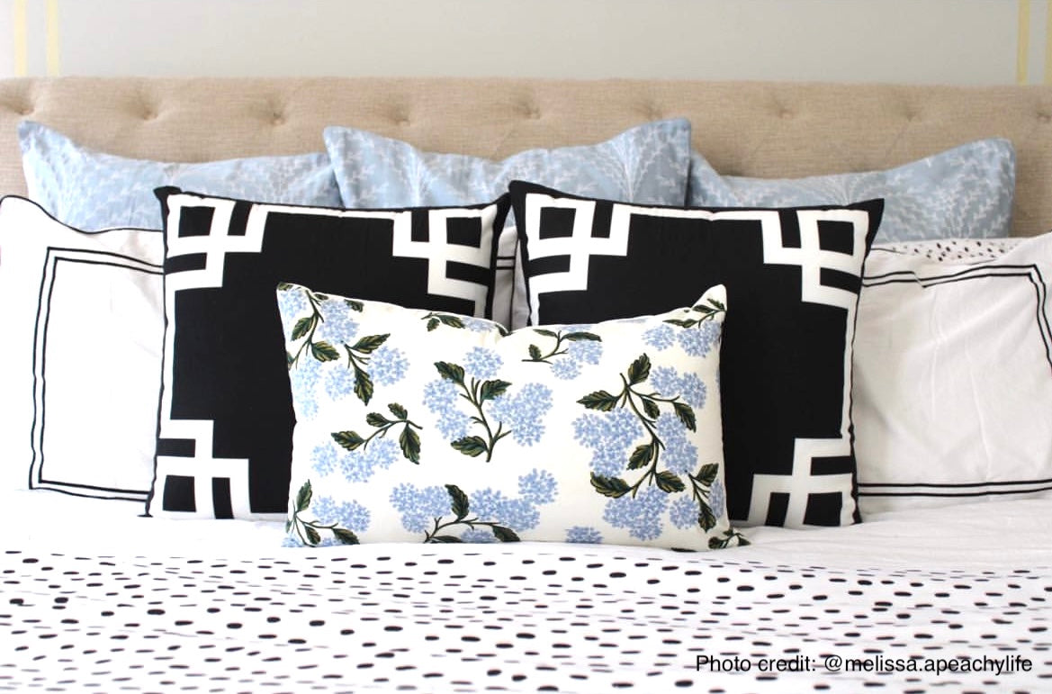 Farmhouse Throw Pillows: The Secret to a Home That Feels Warm, Lived-In, and Timeless